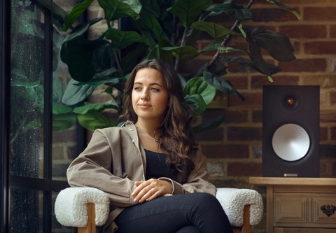 Monitor Audio Silver 100 7G černý dub