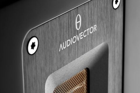 Audiovector QR 1 SE černý