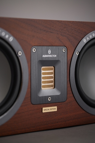 Audiovector QR C SE ořech