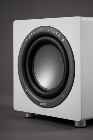 Audiovector QR SUB SE bílý