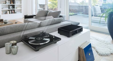 Denon DP-300F  plně automatický gramofon černý