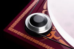 Pro-Ject Essential III George Harrison Recordplayer + Ortofon OM10