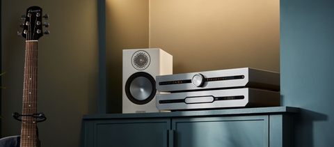 Roksan Attessa Streaming Amplifier - stříbrný