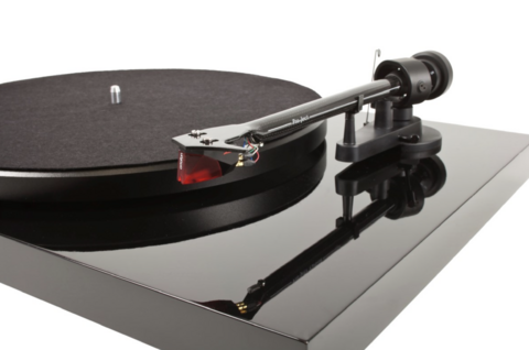 Pro-ject Debut Carbon Evo + 2MRed (lesklá černá)
