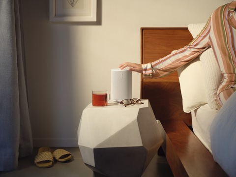 Sonos Era 100 bílá