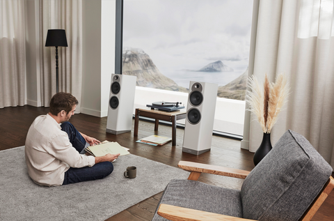 Jamo S7-27F světle šedobílá